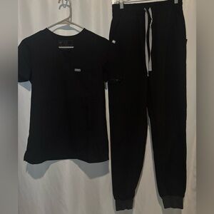 FIGS Women’s Scrubs Top